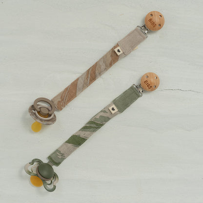 Attache-tétine camouflage Tie Dye Vert