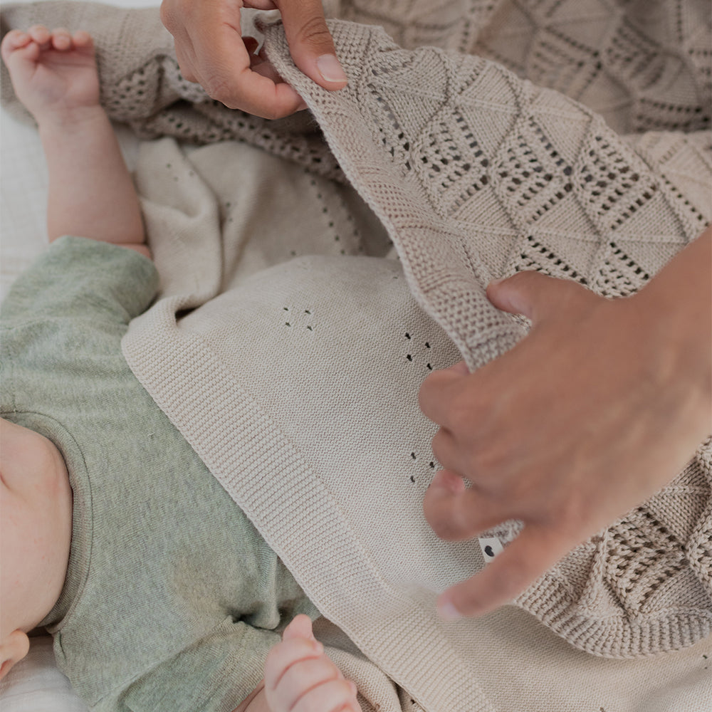 Knitted Blanket Wavy Ivory